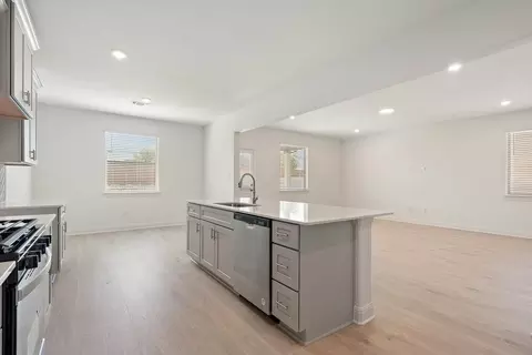 Kitchen - 122 Dogvane Cir, Kyle, TX 78640 photo 3 of 5
