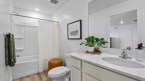 Bath - 1936 E Corriente Dr #1298, Salem, UT 84653 photo 1 of 5