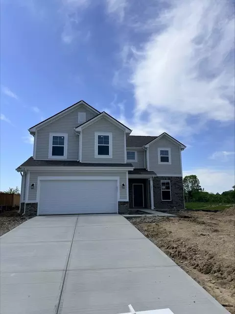 6681 W Sailboat Dr, Greenfield, IN 46140