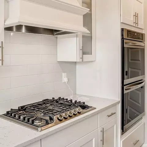 Kitchen - 10646 N Assembly St, Spokane, WA 99208 photo 3 of 6