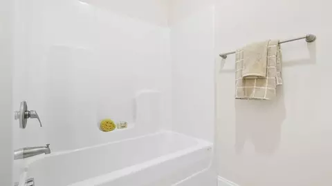 Bath - 3029 Emberly Dr, Roebuck, SC 29376 photo 3 of 5