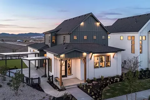 2910 N Kingbird Dr, Cedar Fort, UT 84013