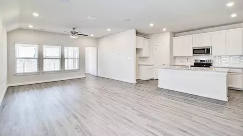 Living - 10606 Flight Deck Ct, Conroe, TX 77303 photo 2 of 4
