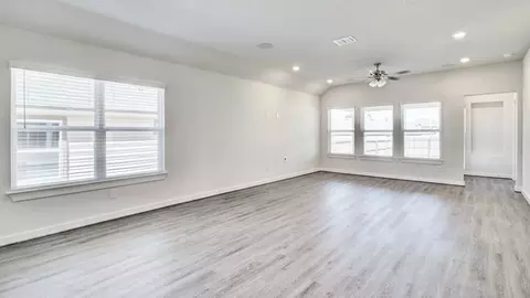Living - 10606 Flight Deck Ct, Conroe, TX 77303 photo 1 of 4