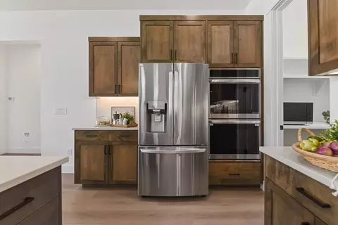 Kitchen - 10516 W Cloudburst St, Star, ID 83669 photo 3 of 4