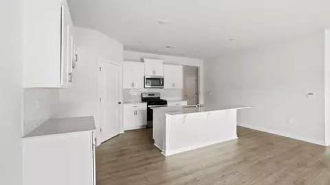 Kitchen - 246 W Reedy Fork Rd, Seneca, SC 29678 photo 6 of 6