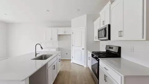 Kitchen - 246 W Reedy Fork Rd, Seneca, SC 29678 photo 5 of 6