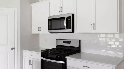 Kitchen - 246 W Reedy Fork Rd, Seneca, SC 29678 photo 3 of 6