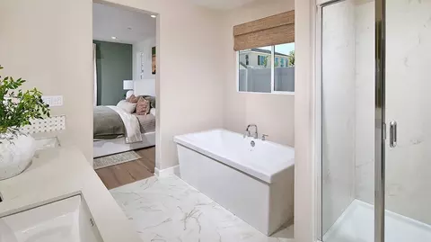 Bath - 5548 Dora Way, Oceanside, CA 92057 photo 3 of 7