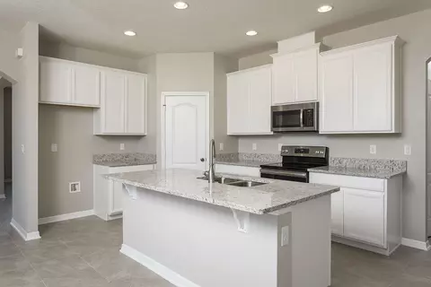 Kitchen - 2673 Great Heron Ave, Saint Cloud, FL 34773 photo 4 of 7