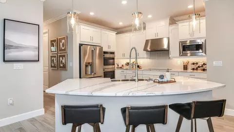 Kitchen - 19337 Lochside Ln, Mount Dora, FL 32757 photo 2 of 25