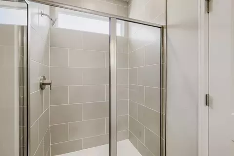 Bath - 659 Noola St, Windsor, CO 80550 photo 2 of 5