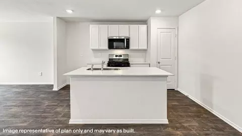 Kitchen - 6308 Buckeye Path, Leon Valley, TX 78238 photo 7 of 9