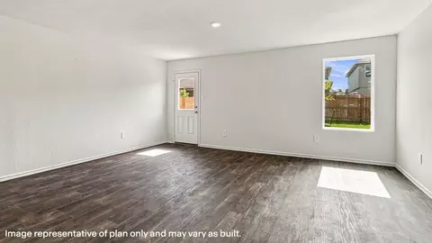 Living - 6308 Buckeye Path, Leon Valley, TX 78238 photo 2 of 4