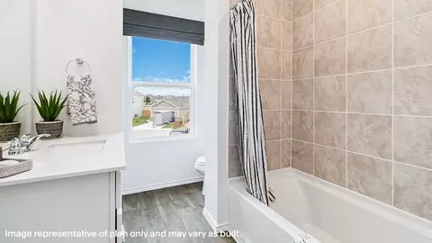 Bath - 6308 Buckeye Path, Leon Valley, TX 78238 photo 4 of 10