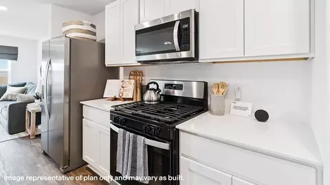 Kitchen - 6308 Buckeye Path, Leon Valley, TX 78238 photo 4 of 10