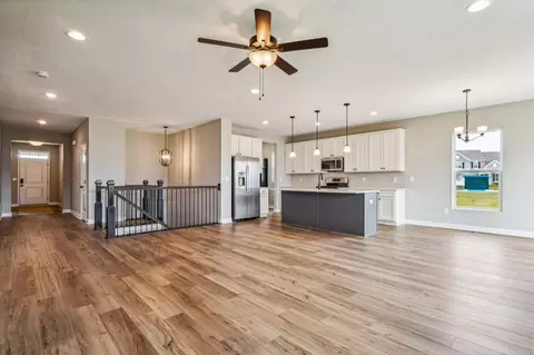 Living - 106 Ruby Rd, Pataskala, OH 43062 photo 2 of 6