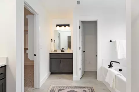 Entry Way - 13701 E 41st, Tulsa, OK 74134 photo 4 of 6