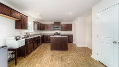 Kitchen - 4 Oak Edge Ln, Greer, SC 29651 photo 6 of 6
