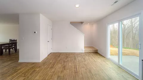 Living - 4 Oak Edge Ln, Greer, SC 29651 photo 1 of 2
