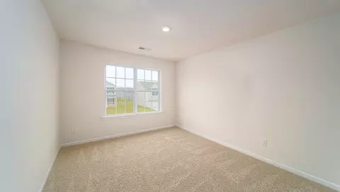 Bedroom - 4 Oak Edge Ln, Greer, SC 29651 photo 4 of 7