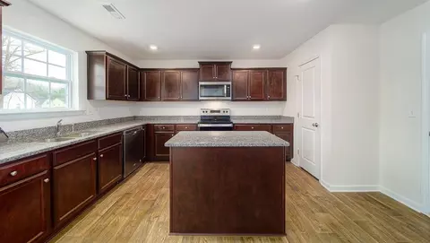 Kitchen - 4 Oak Edge Ln, Greer, SC 29651 photo 1 of 6