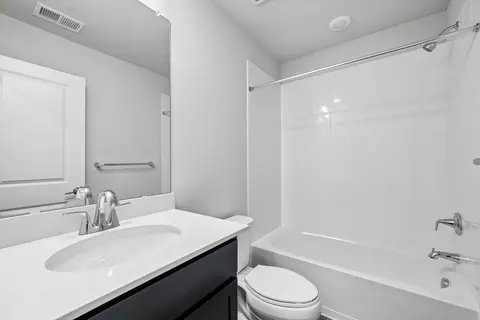 Bath - 20224 E 59th Ave, Aurora, CO 80019 photo 2 of 3