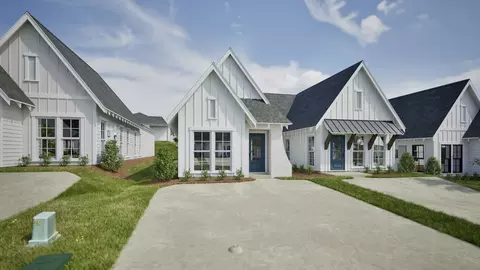 1041 Hunters Way, Opelika, AL 36801