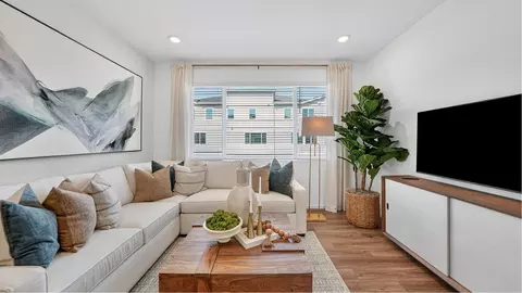 Living - 9811 31st Ave SE, Everett, WA 98208 photo 2 of 3