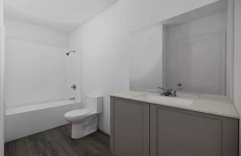Bath - 4638 Hawthorn Ave, Parrish, FL 34219 photo 2 of 3