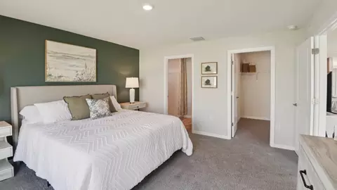 Bedroom - 2161 NE 28th Pl, Ocala, FL 34470 photo 2 of 5