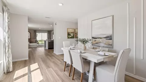 Dining - 2161 NE 28th Pl, Ocala, FL 34470 photo 2 of 3