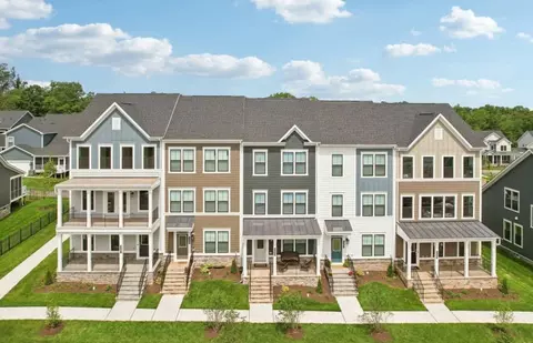 42704 Cattail Creek Dr, Leesburg, VA 20176