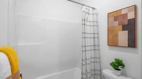 Bath - 1185 Folgate Dr, Sequim, WA 98382 photo 3 of 5