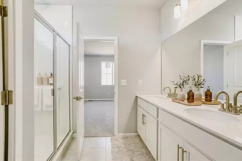 Bath - 204 Sugar Beet Ln, Berthoud, CO 80513 photo 1 of 8