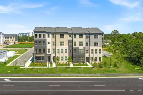 View/Area - 19712 Misty Moss Sq, Ashburn, VA 20147 photo 1 of 3