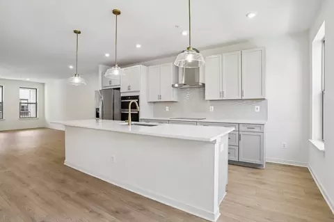 Kitchen - 19712 Misty Moss Sq, Ashburn, VA 20147 photo 1 of 5