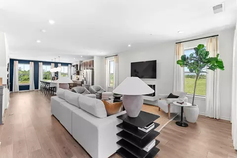 Living - 19712 Misty Moss Sq, Ashburn, VA 20147 photo 3 of 4