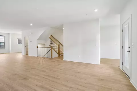 Living - 19712 Misty Moss Sq, Ashburn, VA 20147 photo 1 of 4