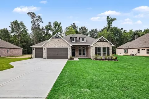 4516 Southern Dr, West Columbia, TX 77486