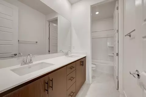 Bath - 5733 Pathway Dr, Fairfield, CA 94533 photo 2 of 15