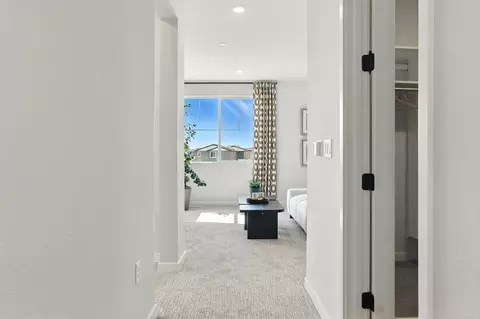 Entry Way - 5733 Pathway Dr, Fairfield, CA 94533 photo 7 of 16
