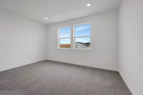 Bedroom - 5733 Pathway Dr, Fairfield, CA 94533 photo 6 of 32