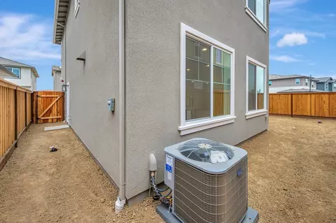 Exterior - 5733 Pathway Dr, Fairfield, CA 94533 photo 6 of 21