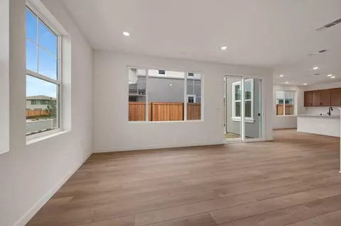 Living - 5733 Pathway Dr, Fairfield, CA 94533 photo 5 of 12