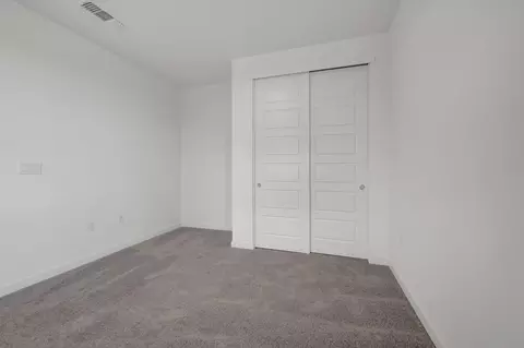 Bedroom - 5733 Pathway Dr, Fairfield, CA 94533 photo 4 of 32