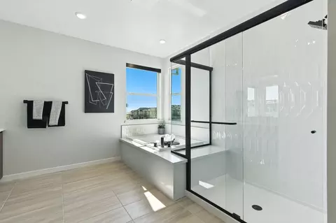 Bath - 5733 Pathway Dr, Fairfield, CA 94533 photo 4 of 22