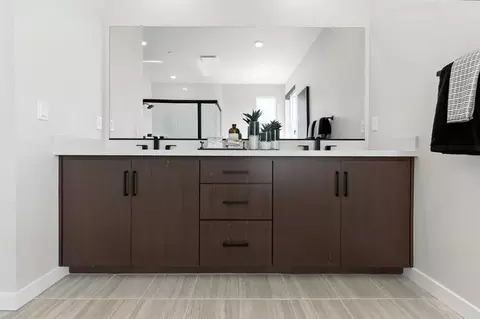 Bath - 5733 Pathway Dr, Fairfield, CA 94533 photo 6 of 22