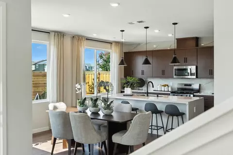 Dining - 5733 Pathway Dr, Fairfield, CA 94533 photo 2 of 8