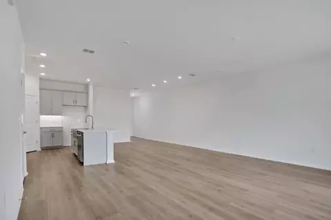 Living - 7570 Sea Oak Ct, Parrish, FL 34219 photo 5 of 7